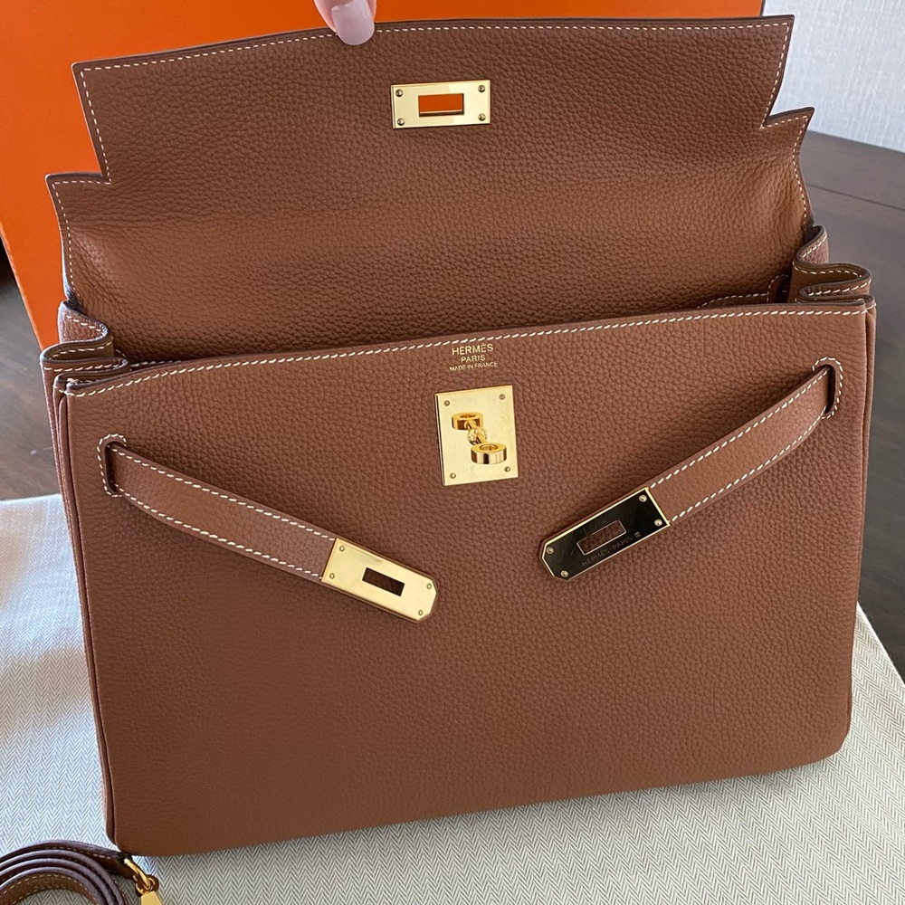 Hermes Kelly Retourne 32 Gold Togo Leather with Gold Hardware 2018 - Picture 5 of 16